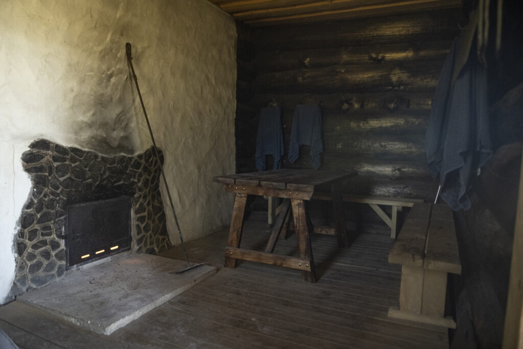 Smoke sauna cooling room in Central Estonia_Toosikannu