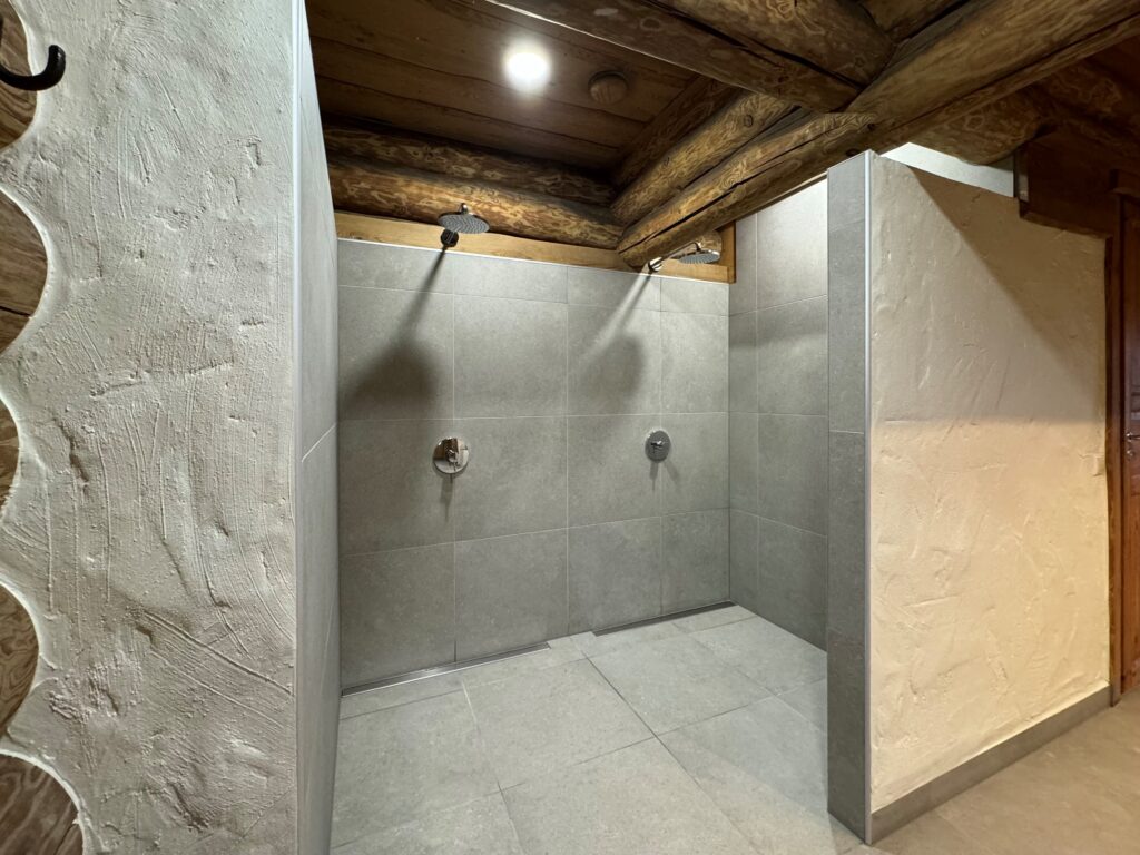 Russian sauna and accommodation in Estonia_Toosikannu_shower