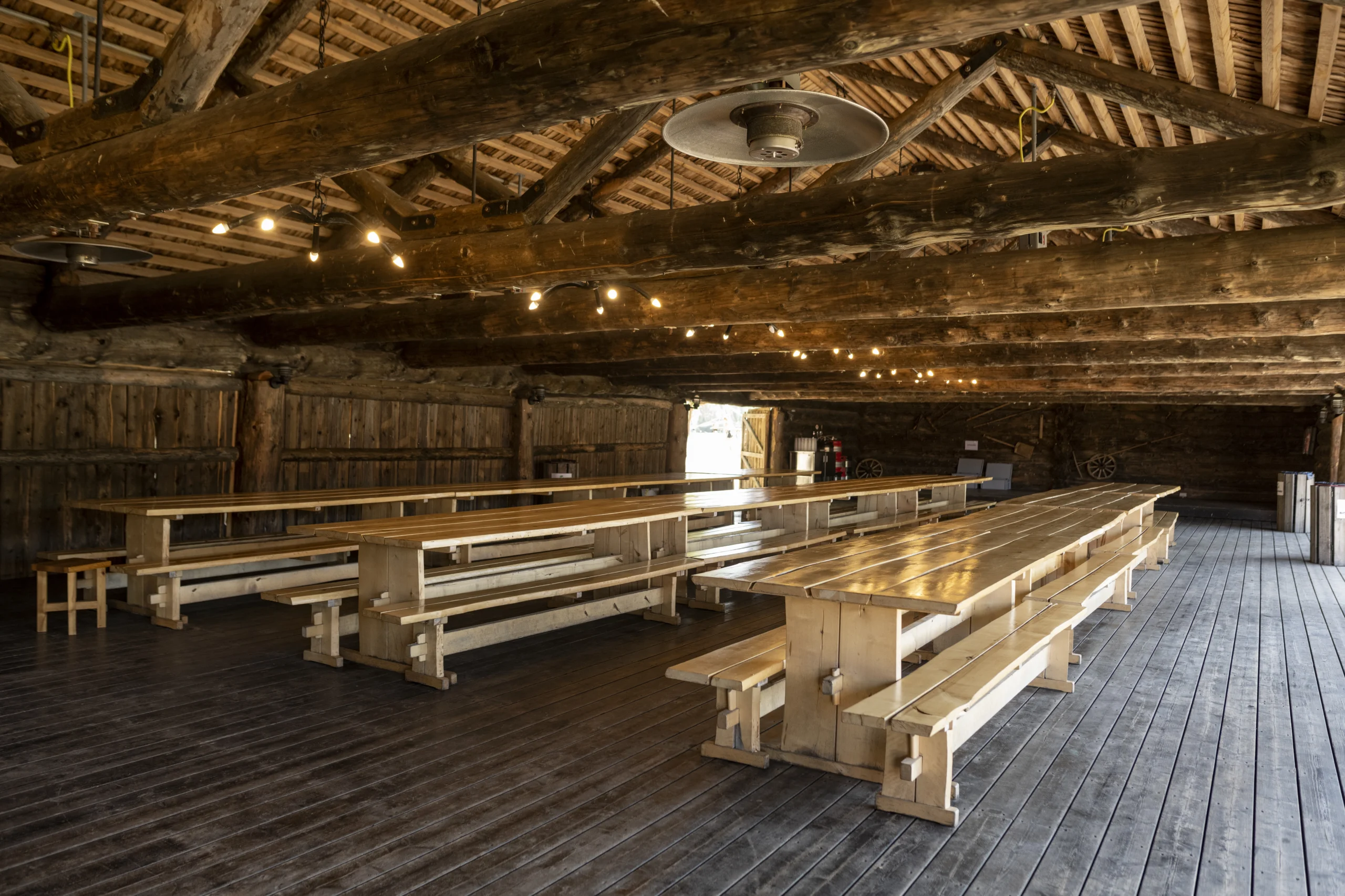 Järveäärne grillmaja peokoht